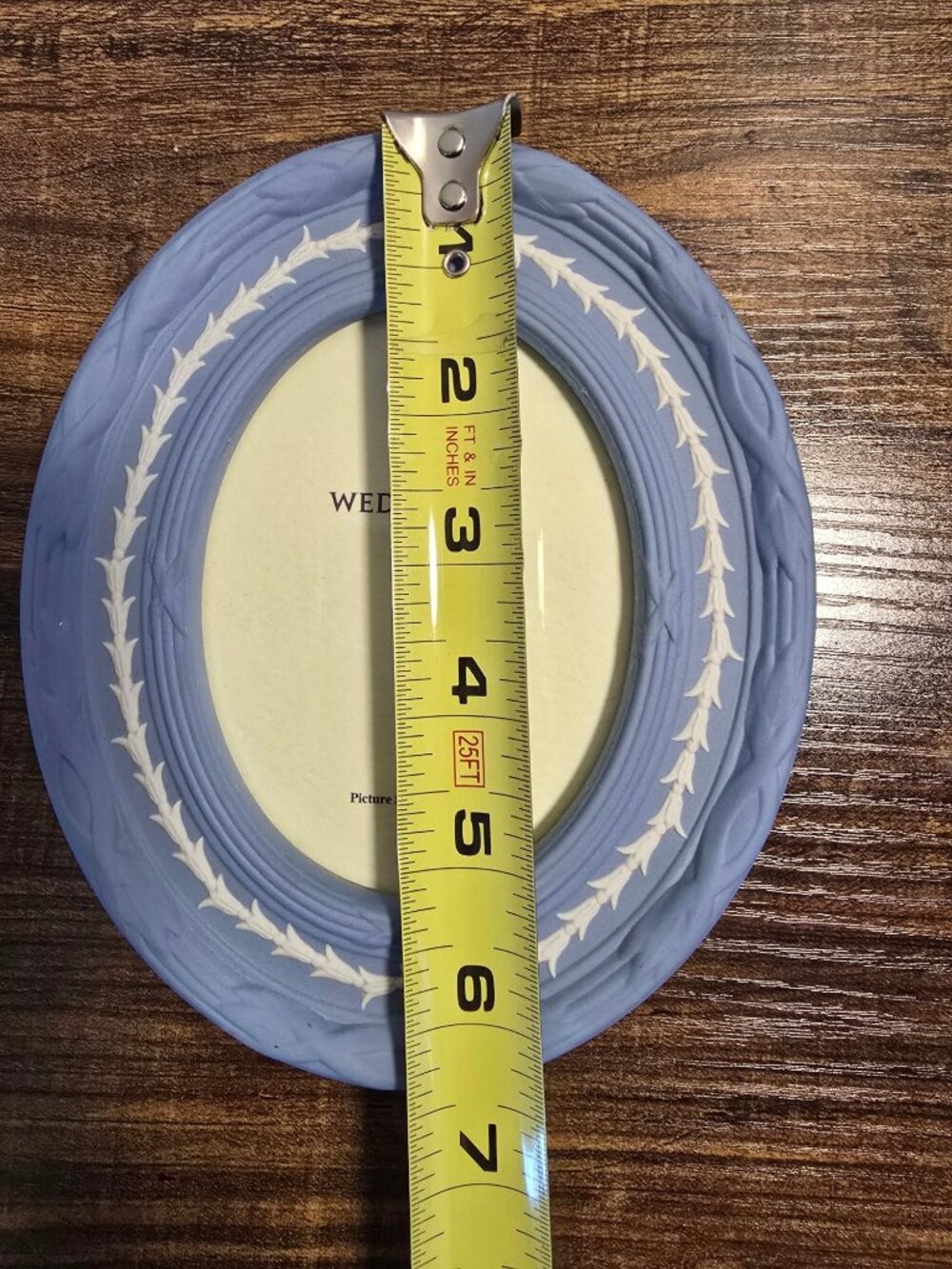 Wedgwood Blue Jasperware Oval Picture Frame 3.5"x5" White Laurel Design England - Picture 6 of 7